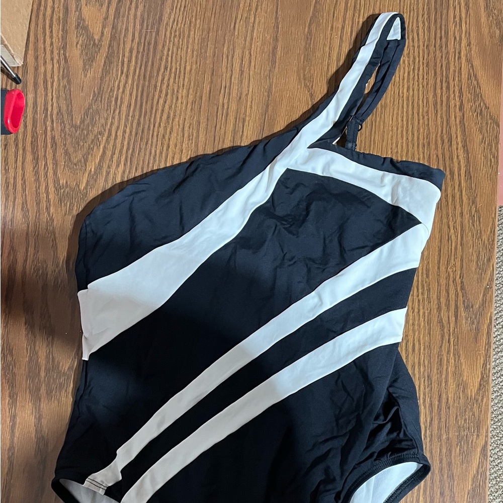 Women’s One Shoulder Swimsuit